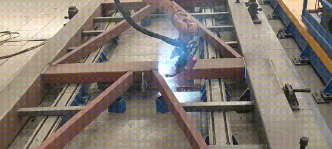 英萊激光視覺焊縫跟蹤系統(tǒng)，助力鋼結構支架智能化生產！